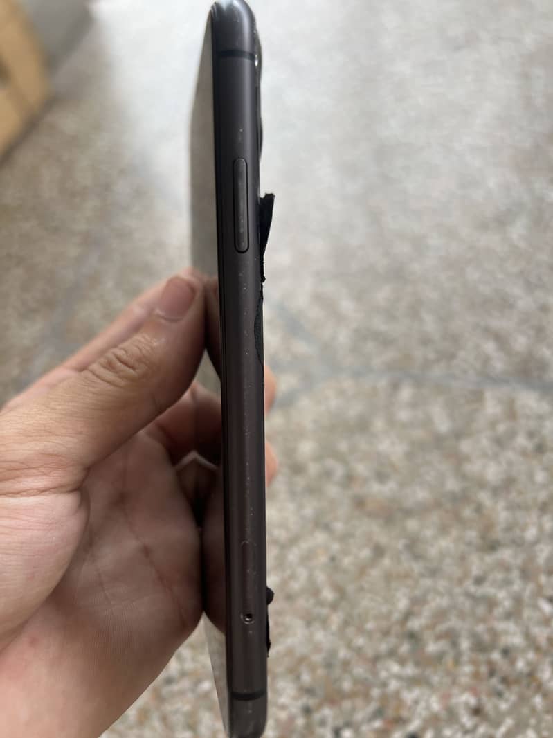 Apple iPhone 11 3