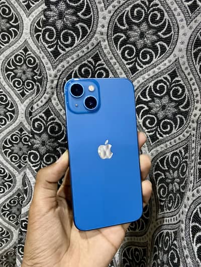 Apple iPhone 13