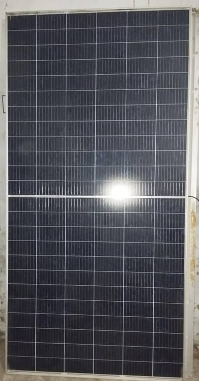 480 watt 2 Canadian Solar panels with iron stand for urgent sale