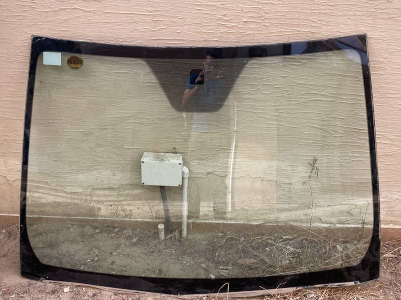 Windscreen Vitz 2014 spider shape 0