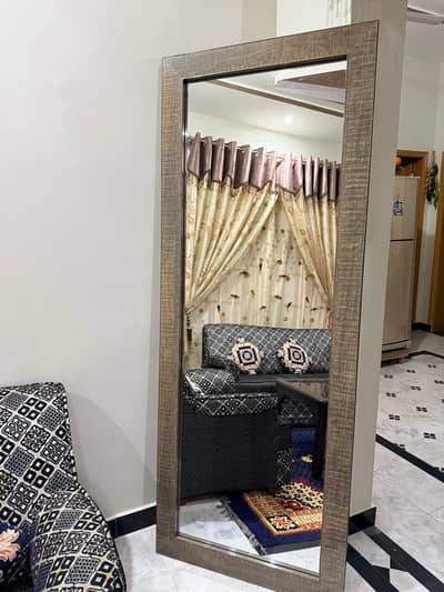 Standing mirror