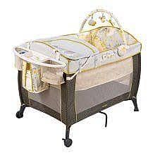 Carter's baby crib / playard