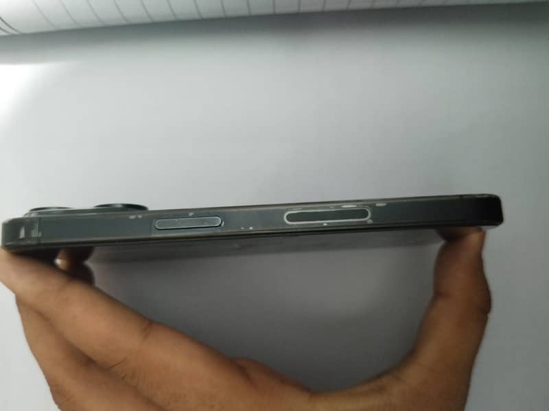 Apple iPhone 15 Pro 2