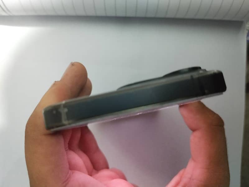Apple iPhone 15 Pro 3