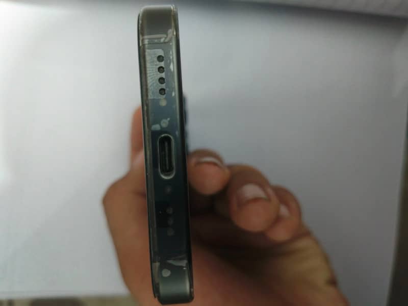 Apple iPhone 15 Pro 4
