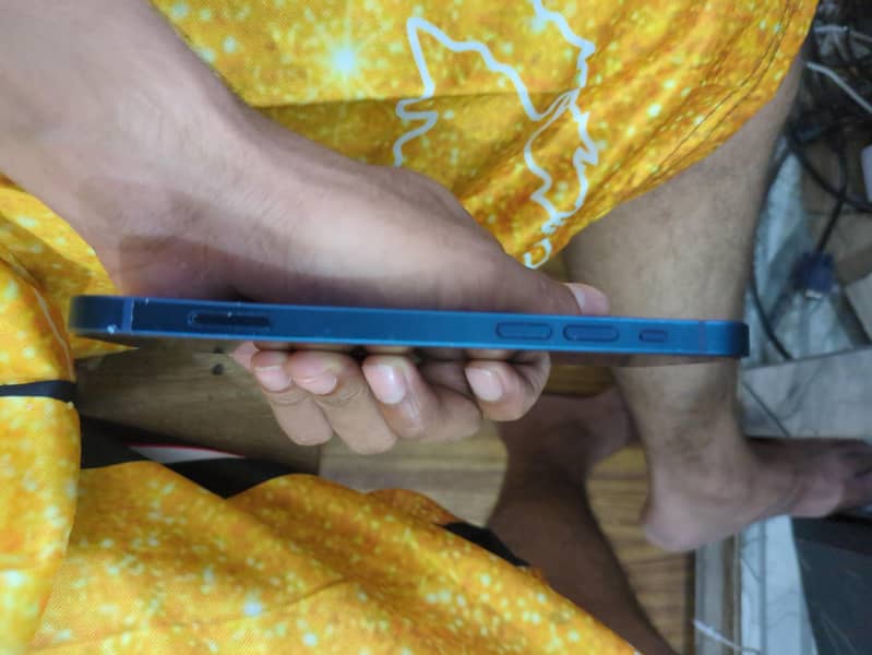 Apple iPhone 12 2