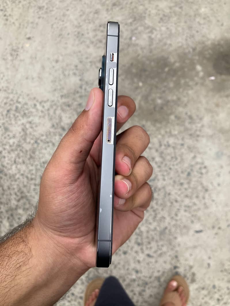 Apple iPhone 13 Pro Max 3