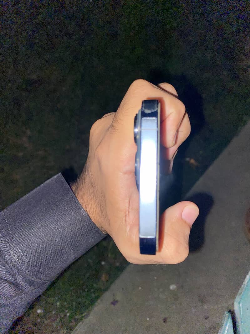 Apple iPhone 13 Pro 1
