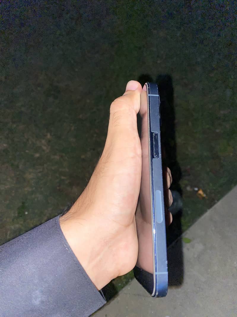 Apple iPhone 13 Pro 2