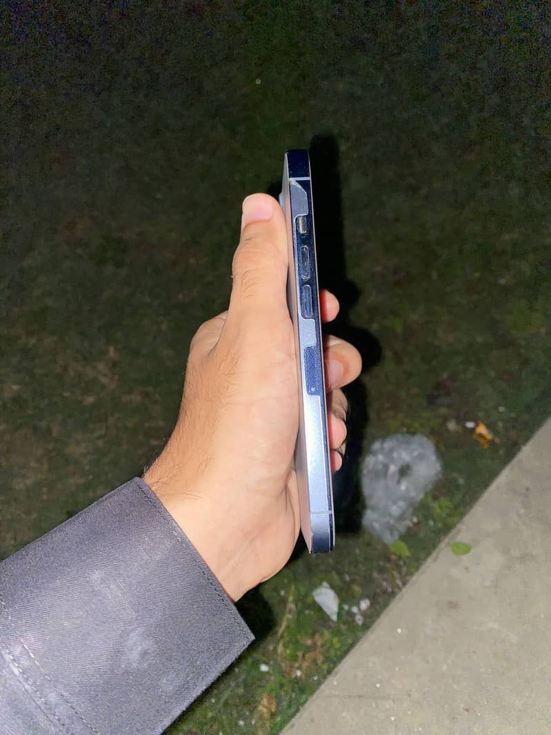 Apple iPhone 13 Pro 4