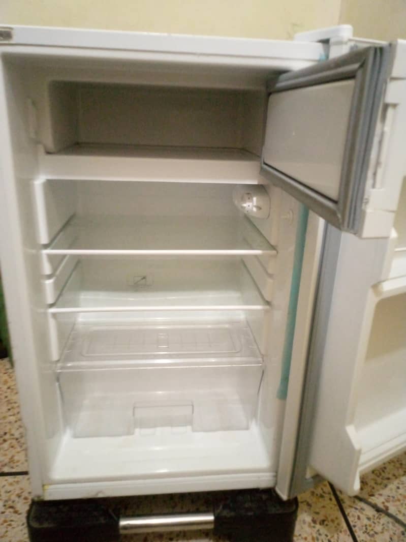 mini  fridge 0