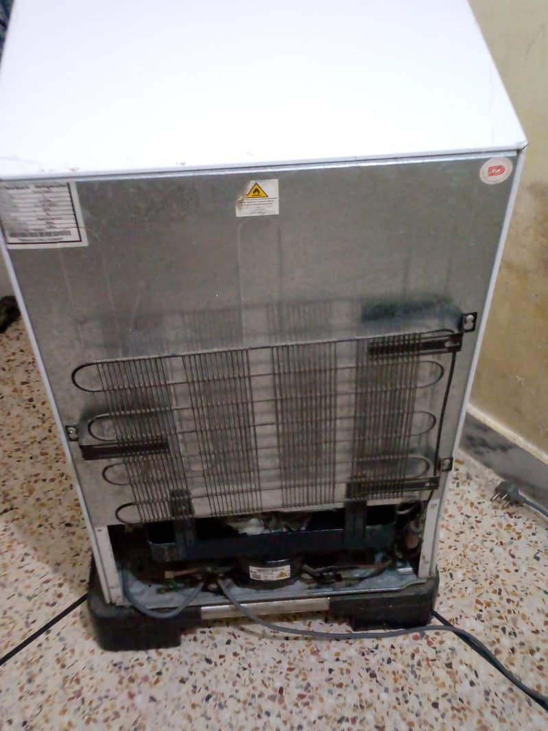 mini  fridge 7