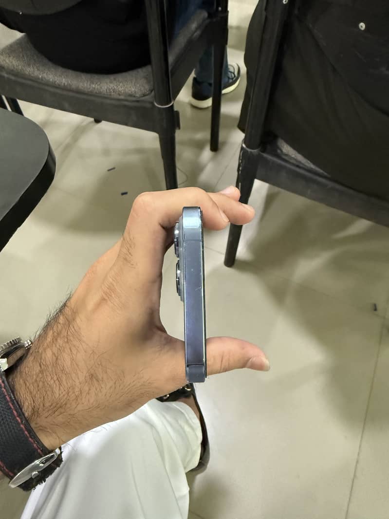 Apple iPhone 13 Pro 3