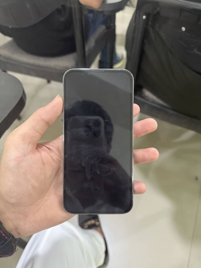 Apple iPhone 13 Pro 4