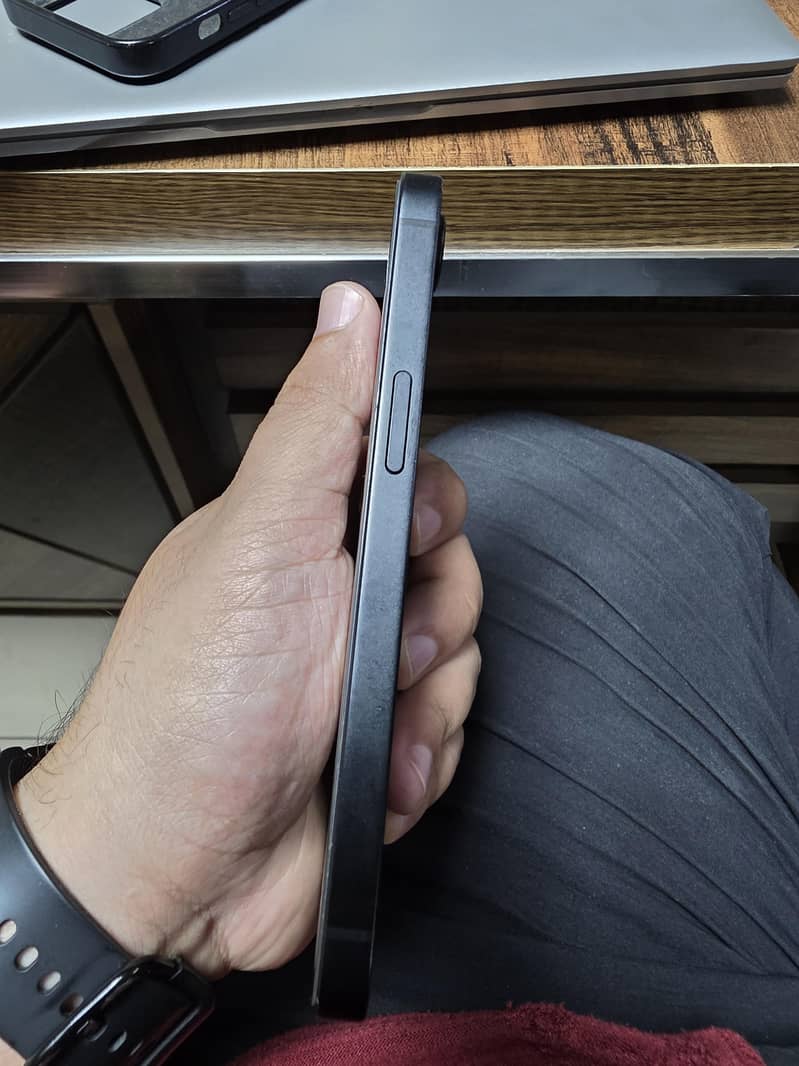 Apple iPhone 17e 2