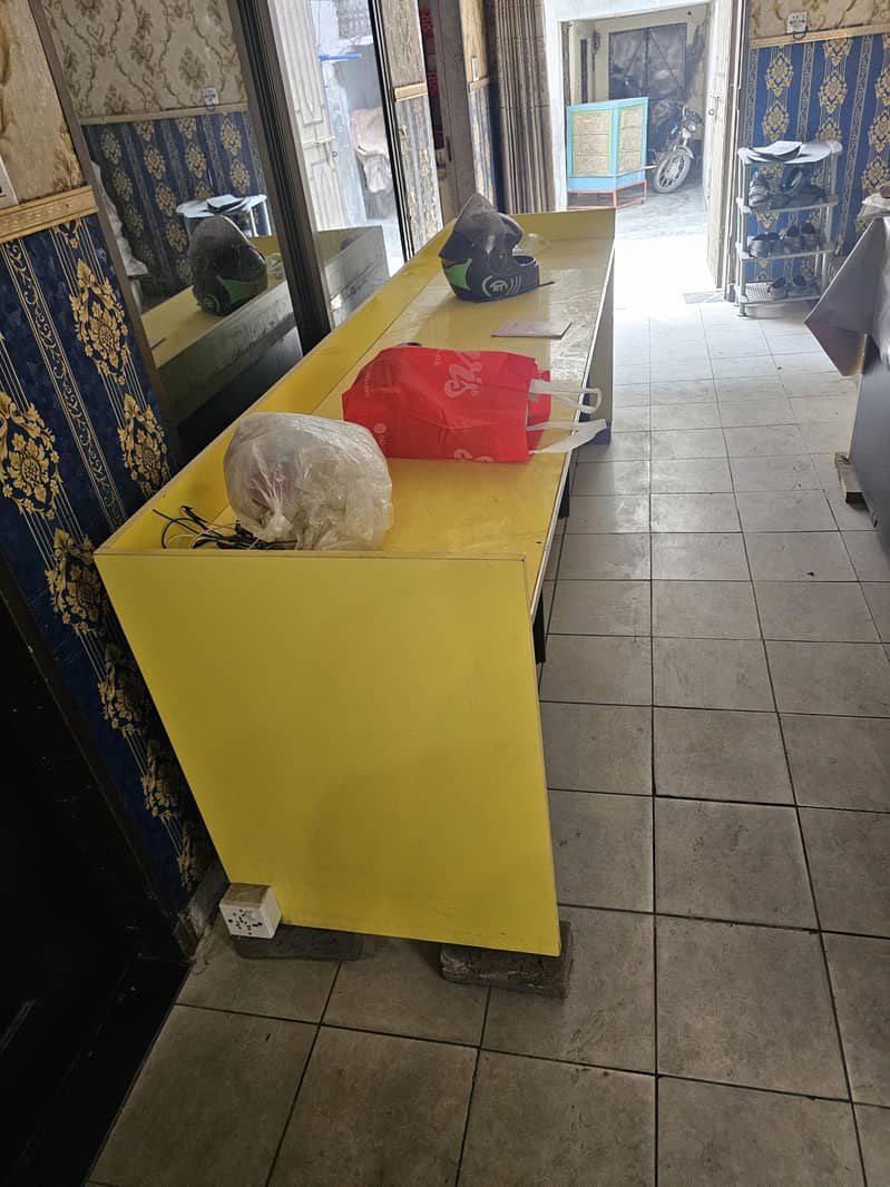 office workstations table available 0