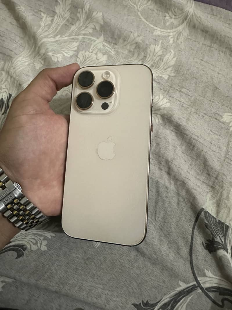 Apple iPhone 16 Pro 7