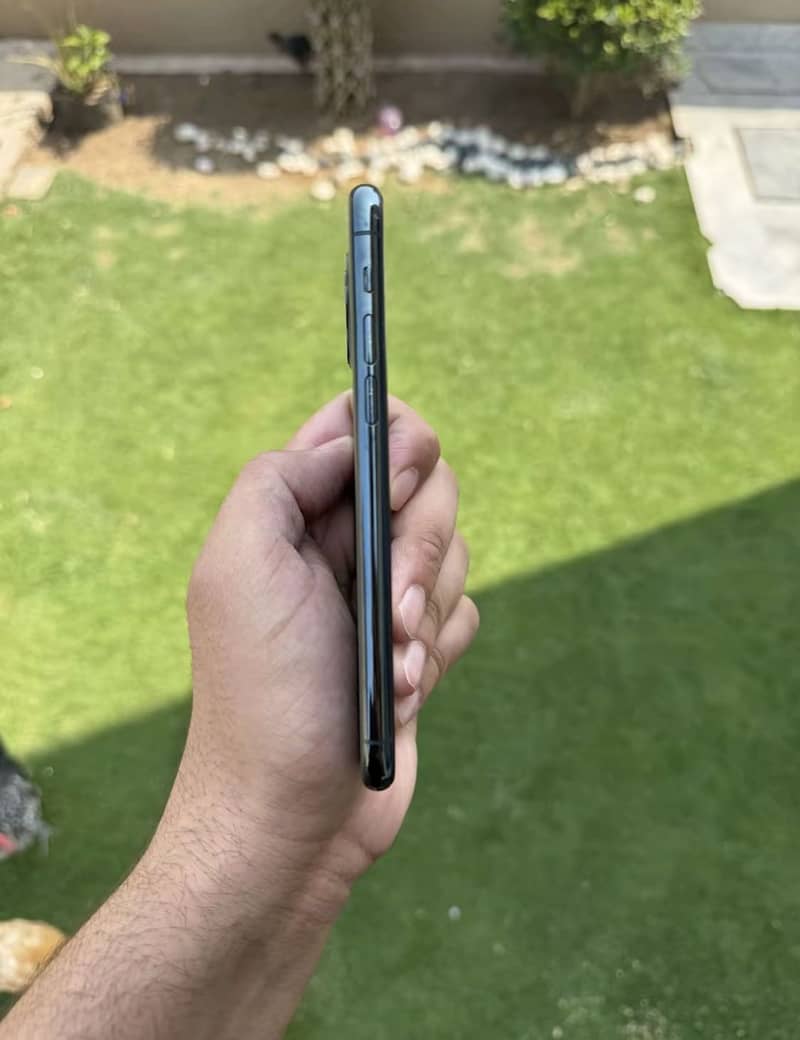 Apple iPhone 11 Pro 0