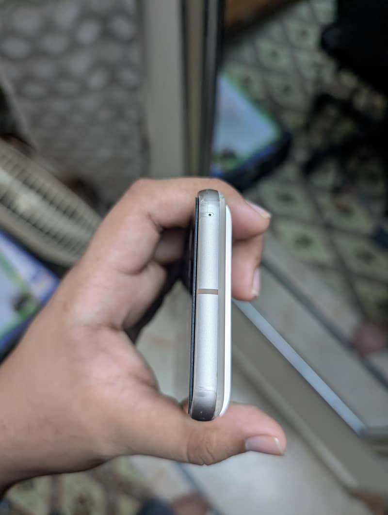 Google Pixel 8 2
