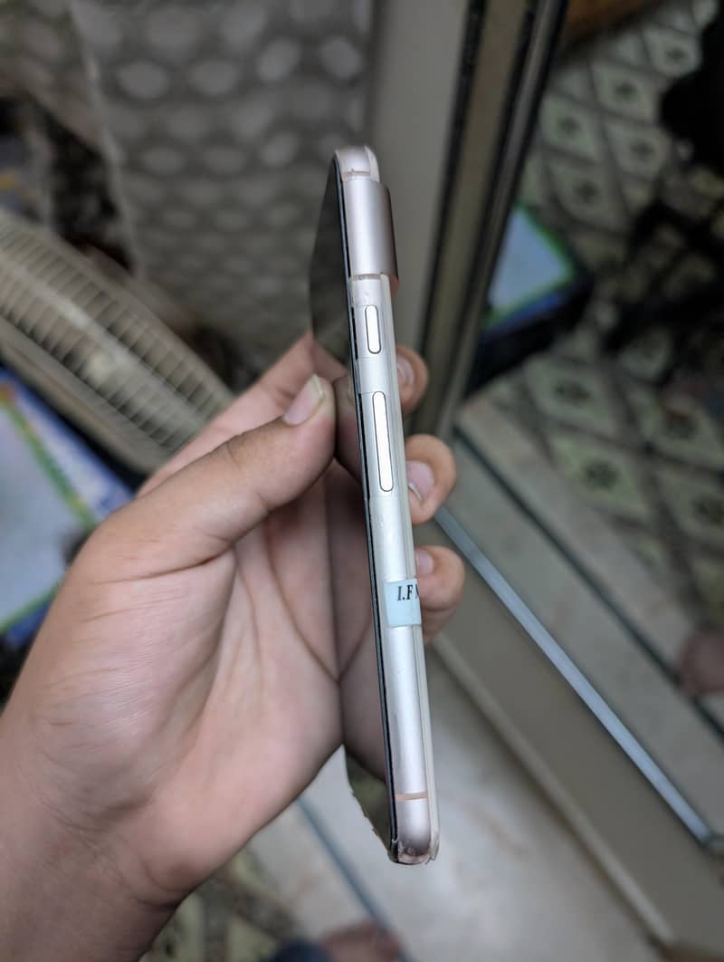 Google Pixel 8 4