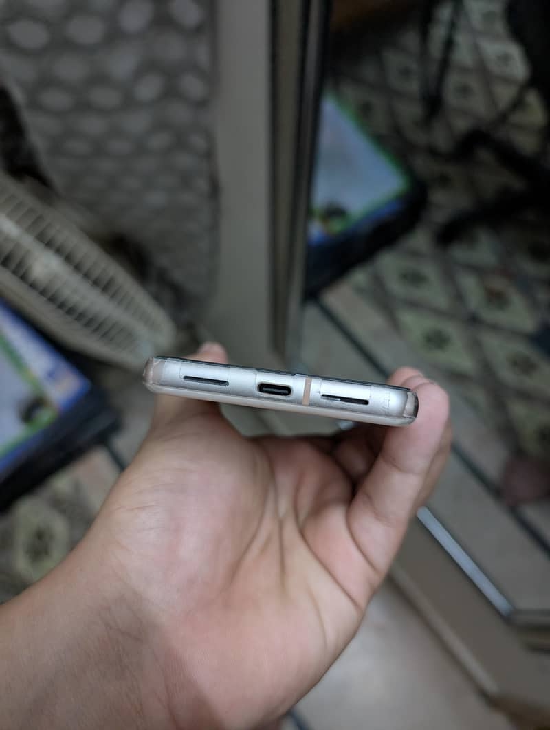 Google Pixel 8 5