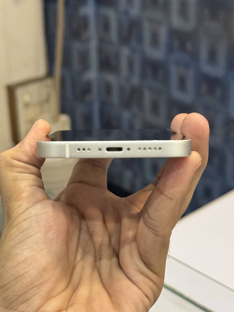 Apple iPhone 13 3