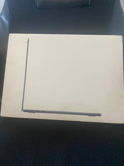 Box Packed Macbook Air 2024, 16GB - 256GB Midnight Color