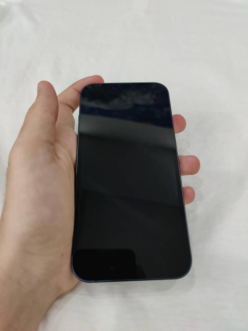 Apple iPhone 13 4