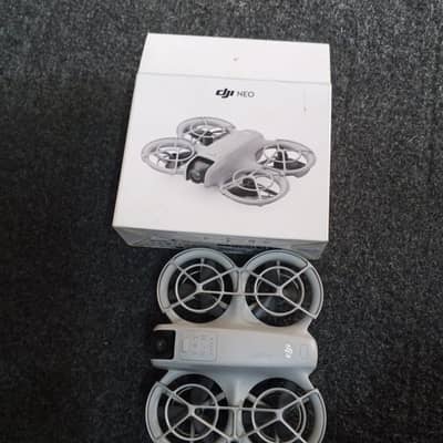 DJI NEO