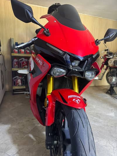 Yamaha YZF-R1 – 2025 Model | Premium Sports Bike | Immaculate Conditio