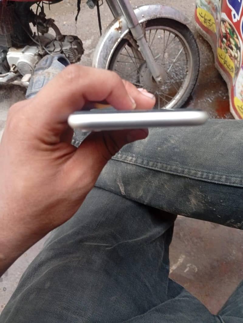 Apple iPhone 11 2