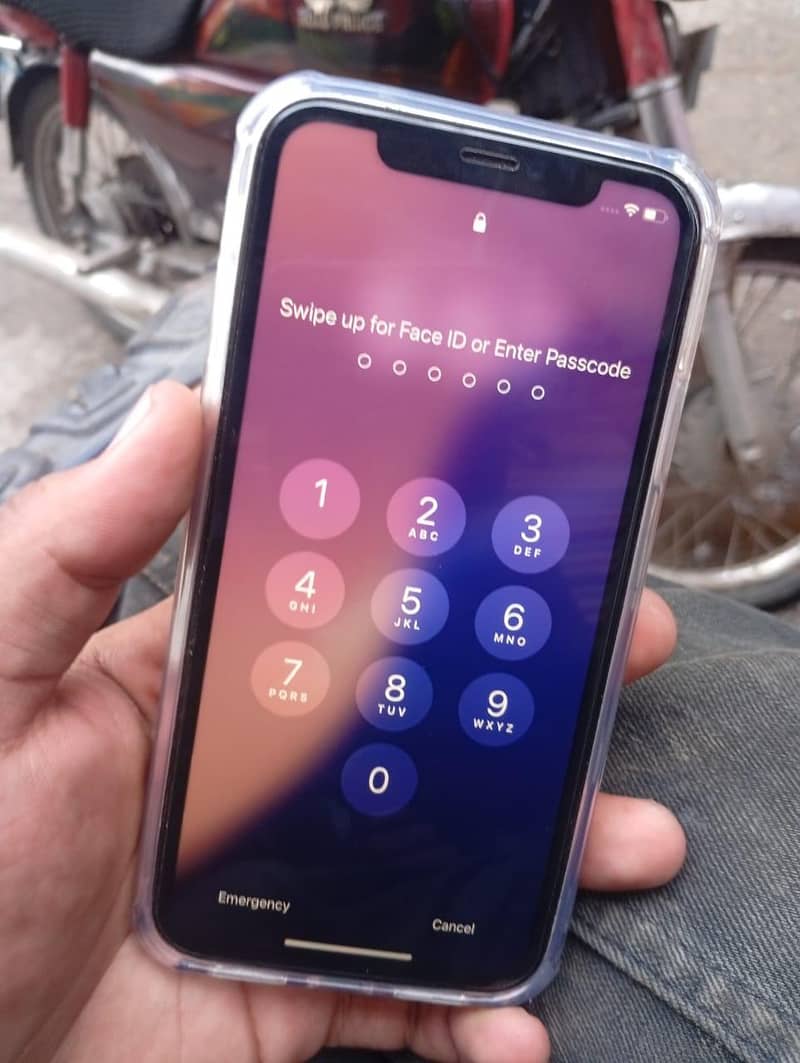 Apple iPhone 11 3
