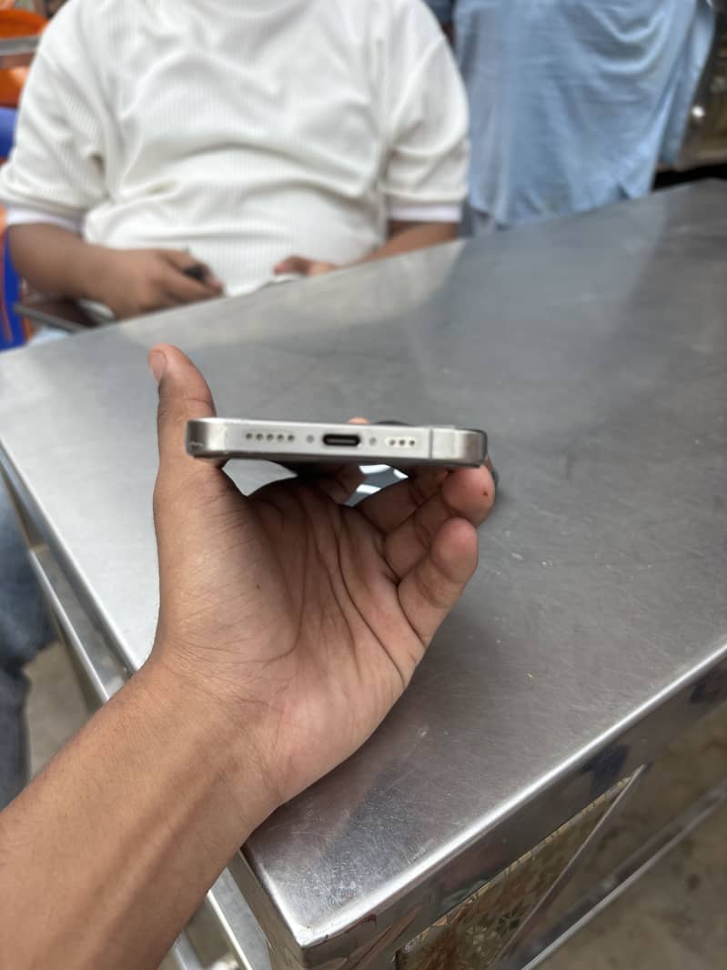 Apple iPhone 15 Pro 5