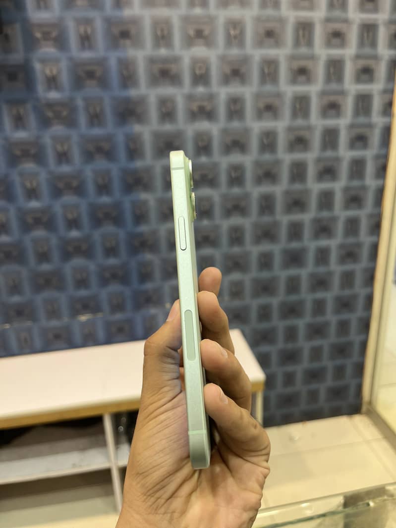 Apple iPhone 15 plus 1
