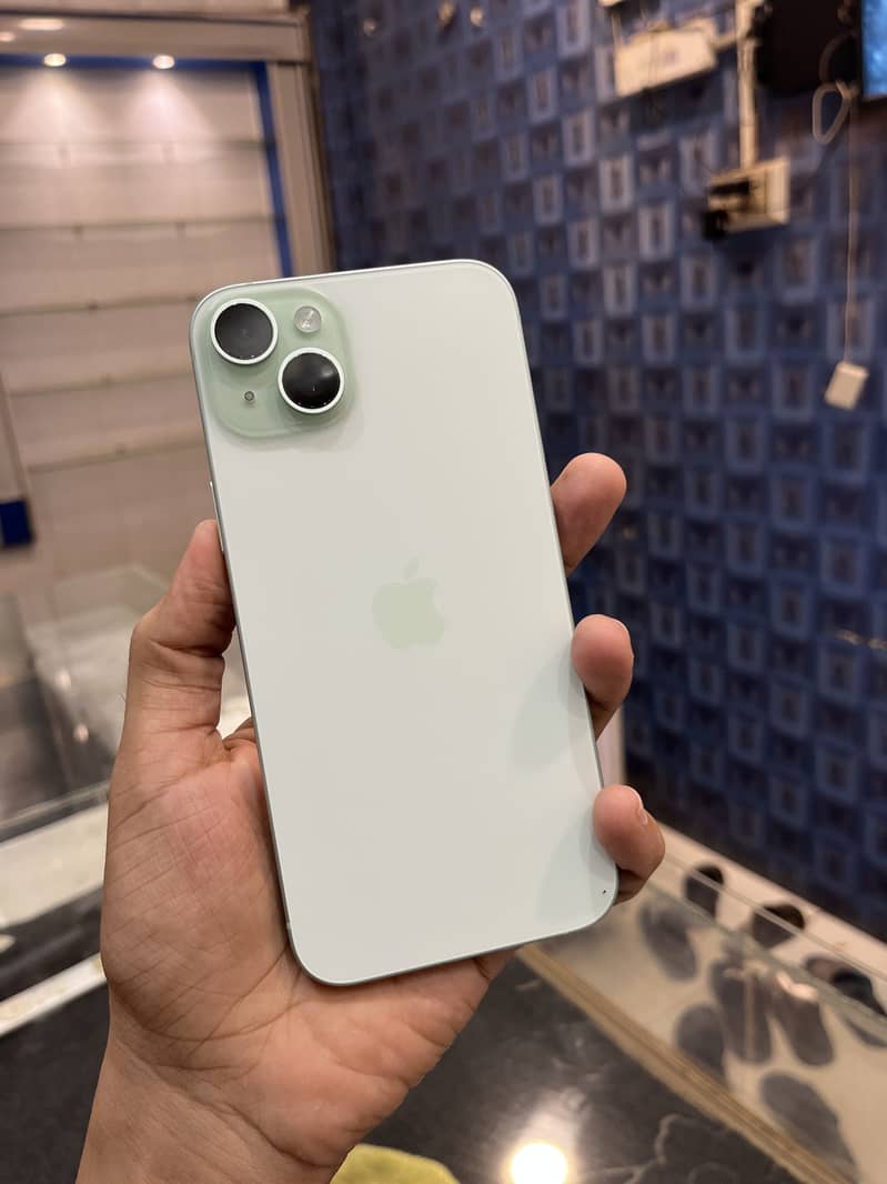 Apple iPhone 15 plus 3