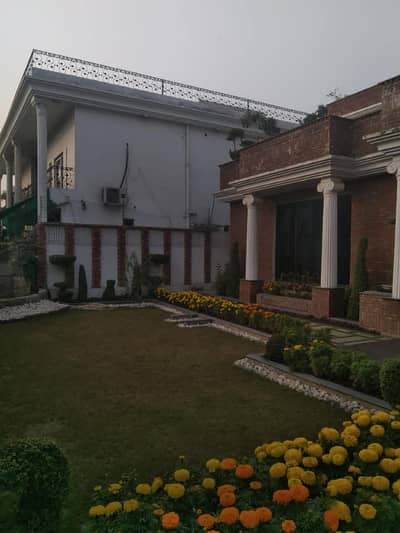 Well maintained Double Storey House Available For Sale