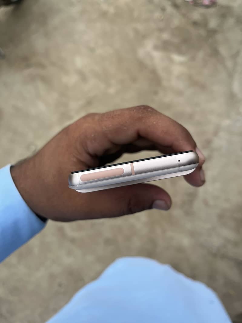 Google Pixel 8 3