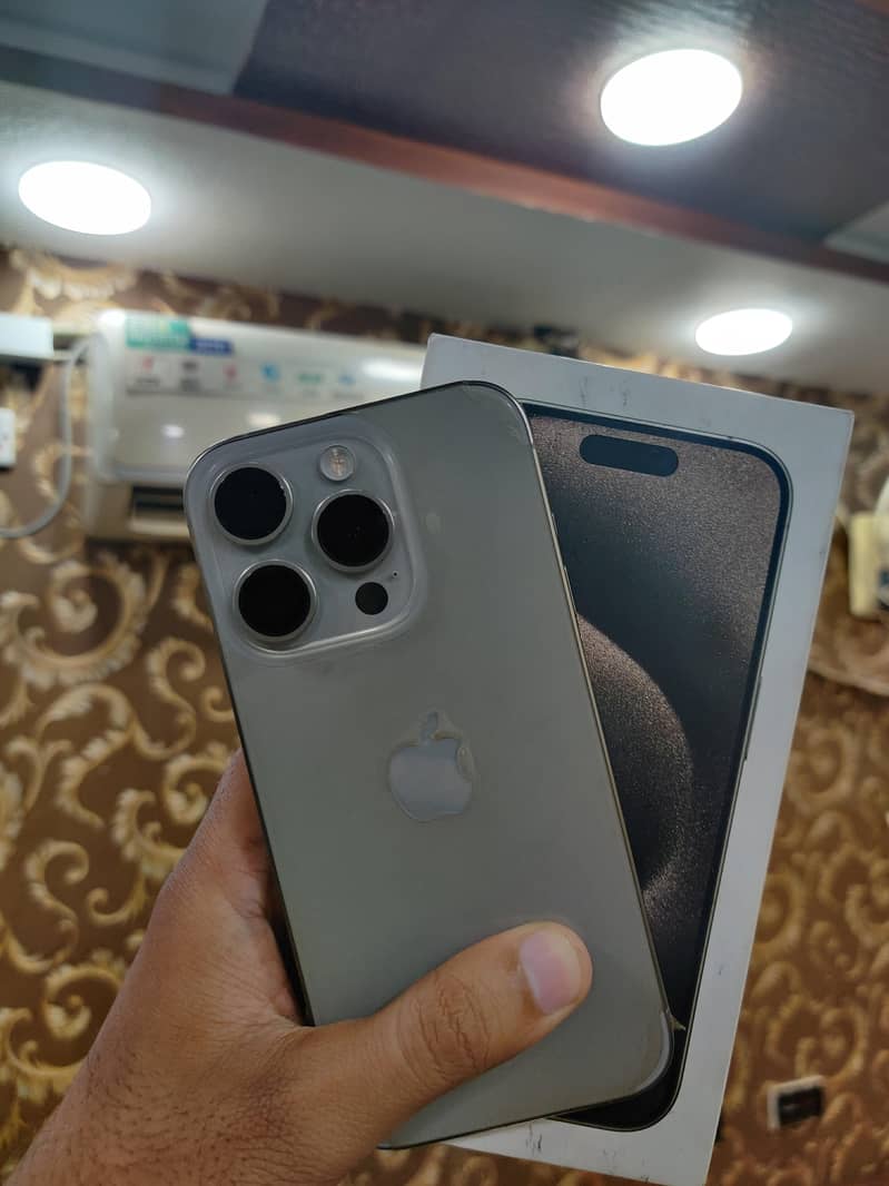 Apple iPhone 15 Pro 0