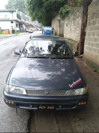 Toyota Corolla XE 2000