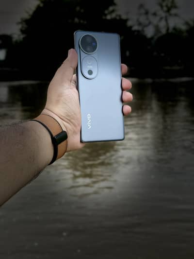 Vivo V40