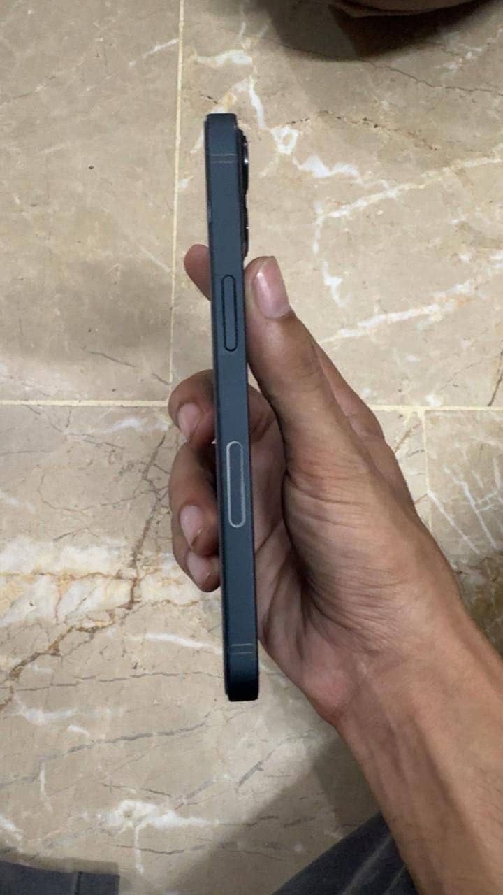 Apple iPhone 13 4