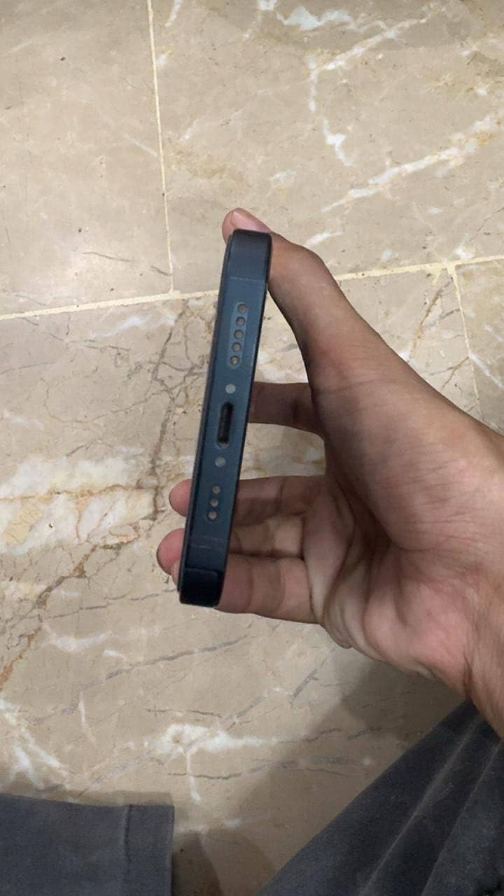 Apple iPhone 13 6