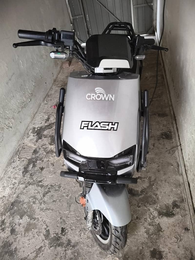 Crown Flash 7