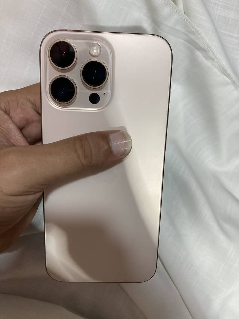 Apple iPhone 16 Pro Max 5