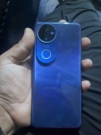 Vivo V50