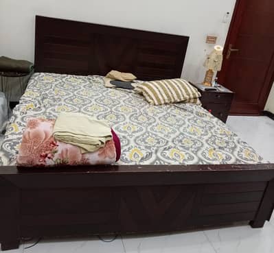 King size bed with side tables and soft 6 inch master jet matress