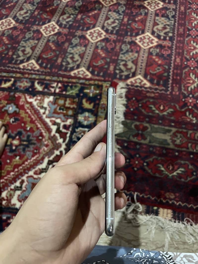 Apple iPhone X 5