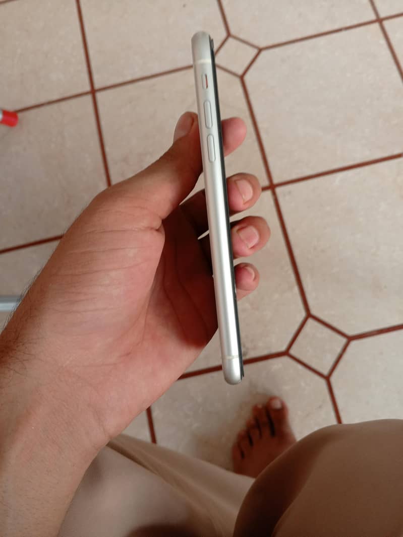 Apple iPhone 11 2