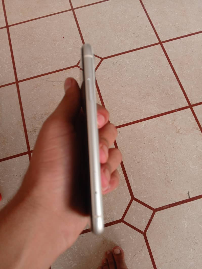 Apple iPhone 11 3
