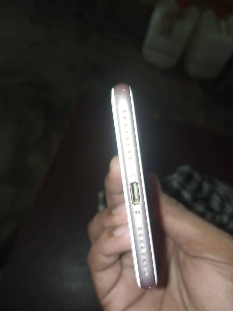 Apple iPhone 7 Plus 1